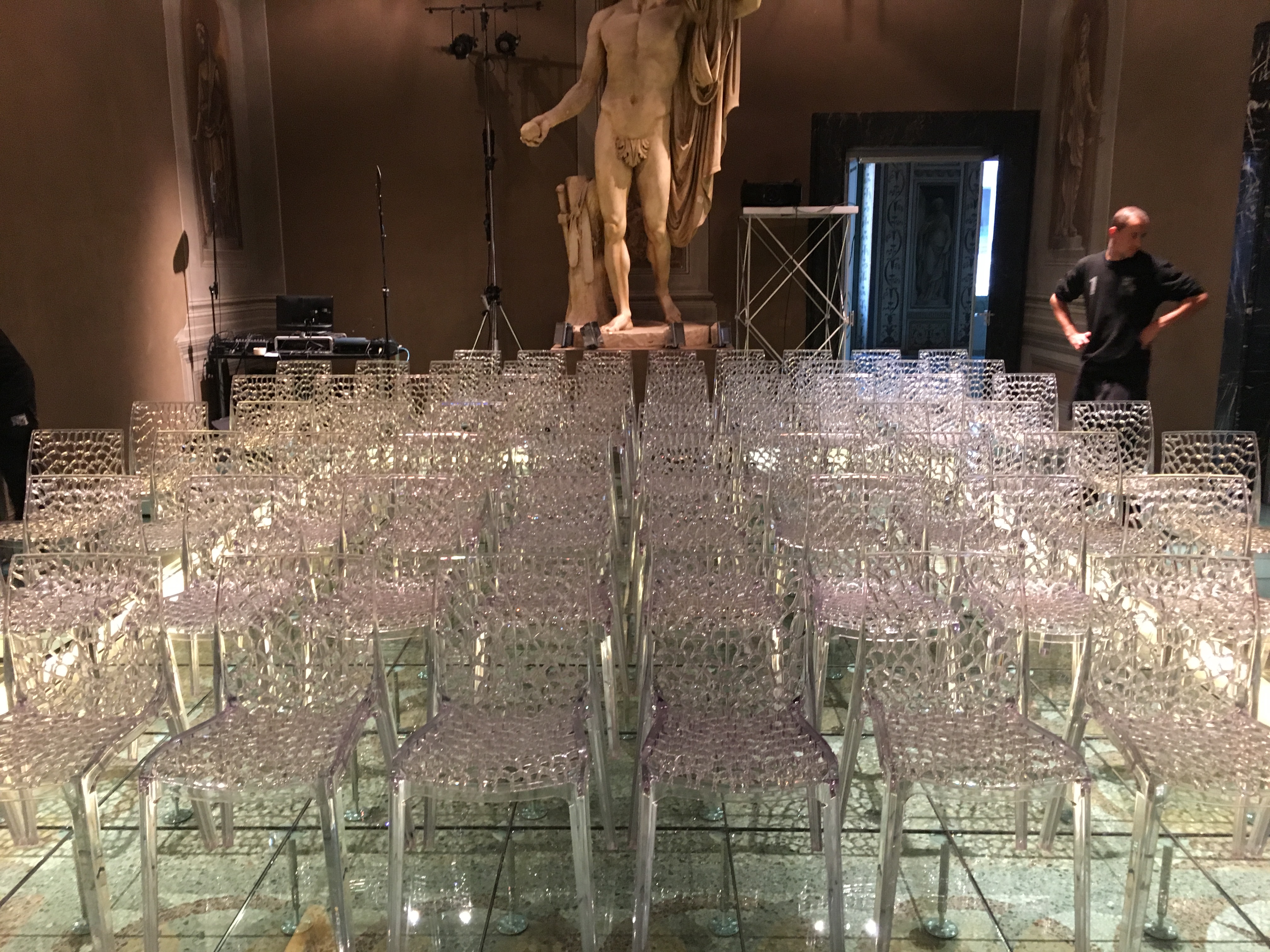 Palazzo Bonaparte eventi esclusivi Events In Out Roma - sedie trasparenti