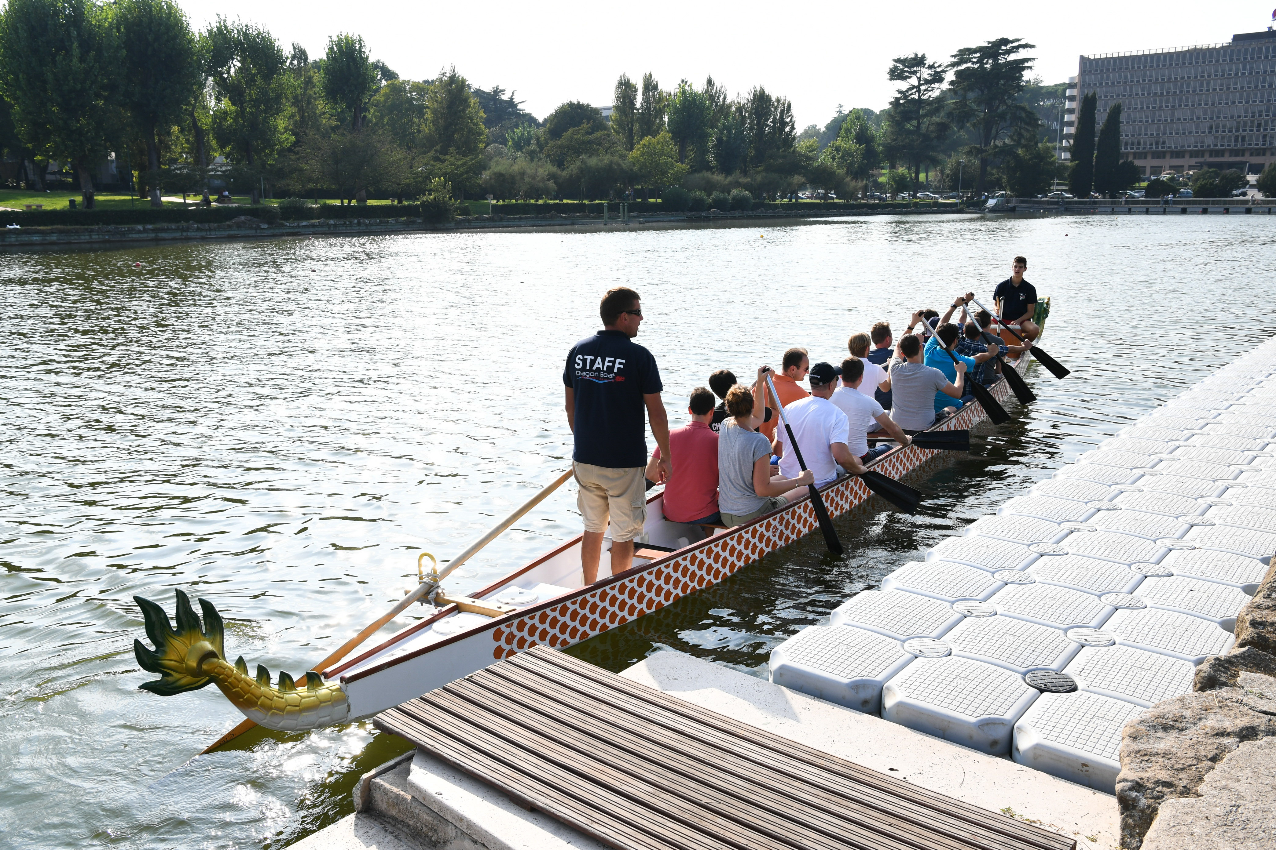 Incentive-roma-events-in-out-team-building-dragon-boat